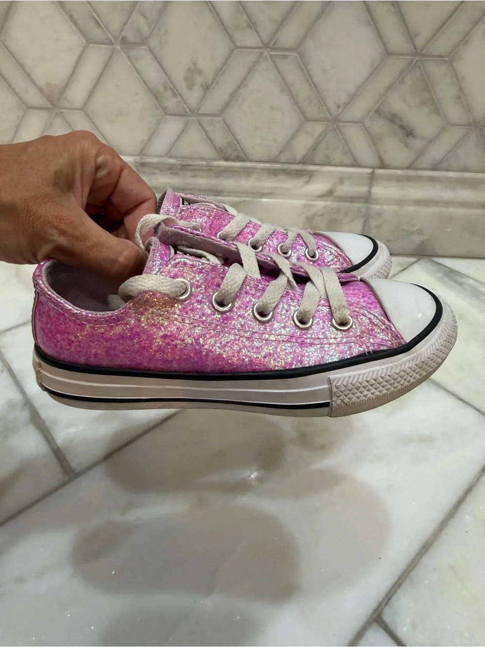 Size 11 Girls Converse Chuck Taylor All Star Coated Glitter Sneakers